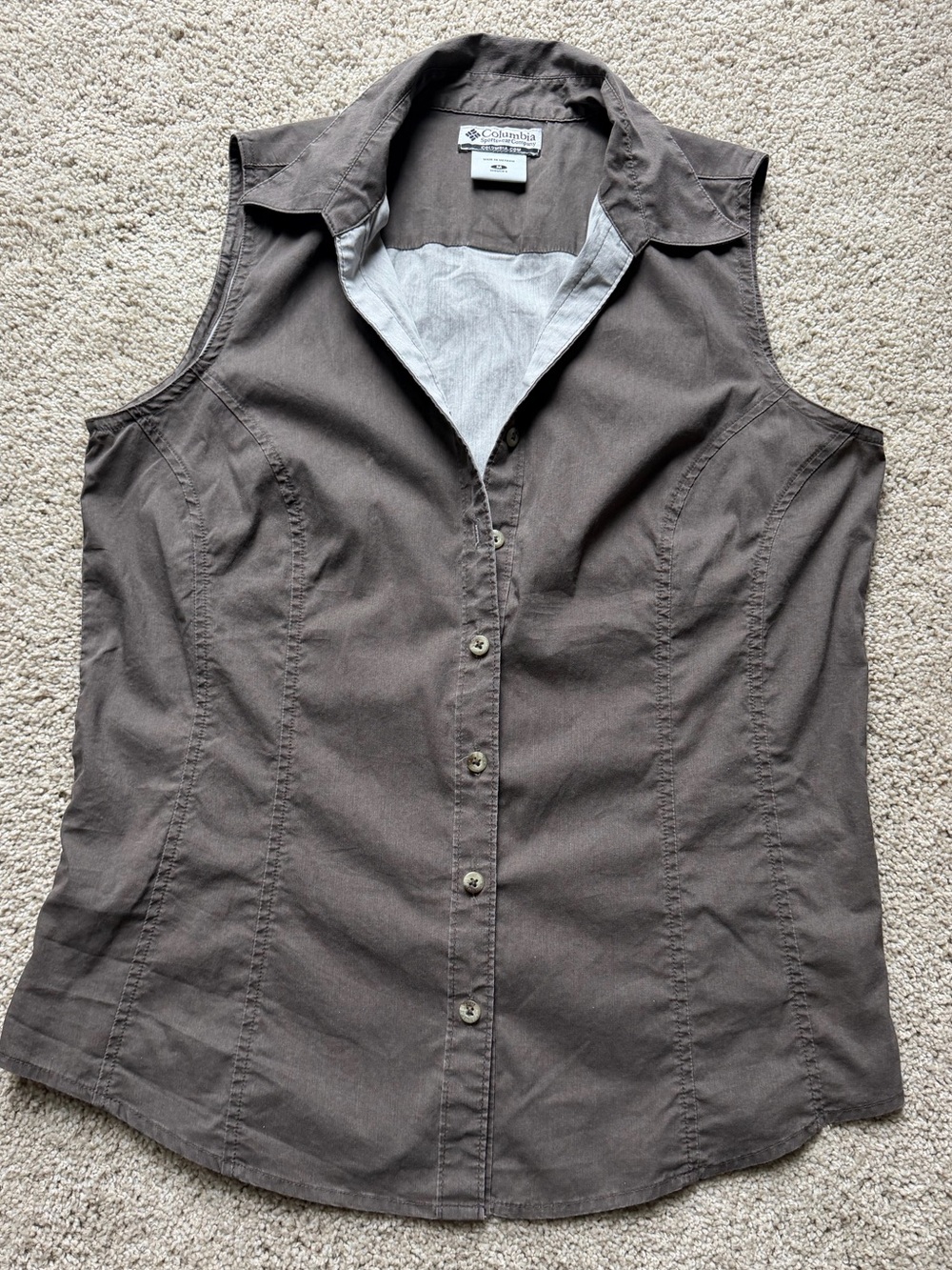 Columbia medium button up sleeveless top